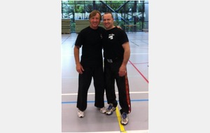 serge CARLIER avec Claude POUGET 6e dan Krav Maga membre de la commission nationale de Krav Maga FFKDA